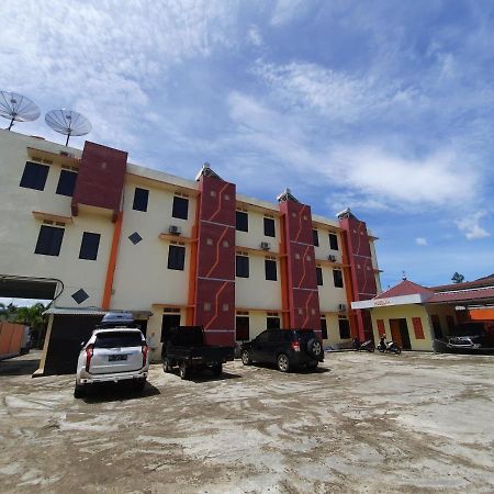 Oyo 3373 Favour Hotel Pagaralam Exteriör bild
