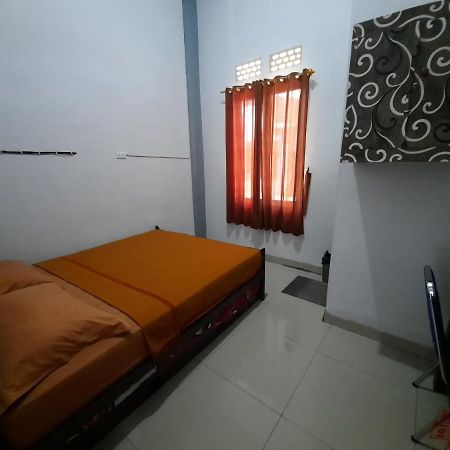 Oyo 3373 Favour Hotel Pagaralam Exteriör bild
