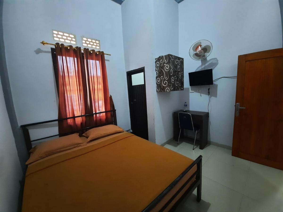 Oyo 3373 Favour Hotel Pagaralam Exteriör bild