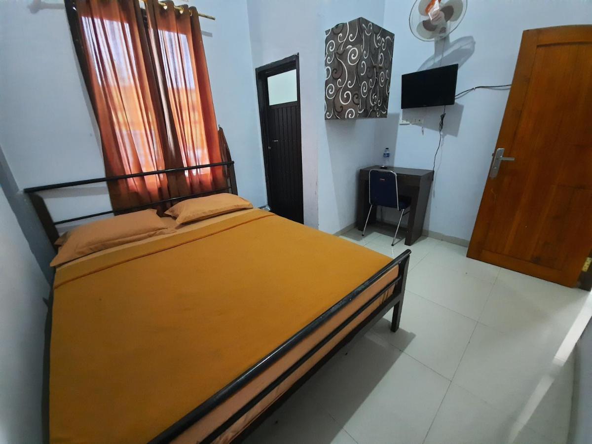 Oyo 3373 Favour Hotel Pagaralam Exteriör bild