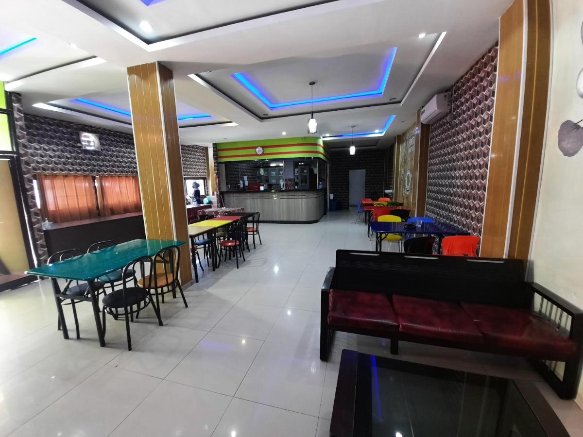 Oyo 3373 Favour Hotel Pagaralam Exteriör bild