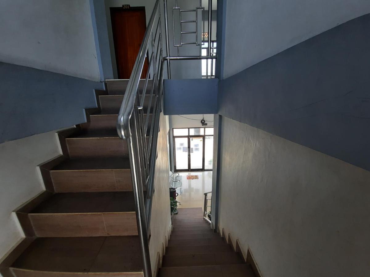 Oyo 3373 Favour Hotel Pagaralam Exteriör bild