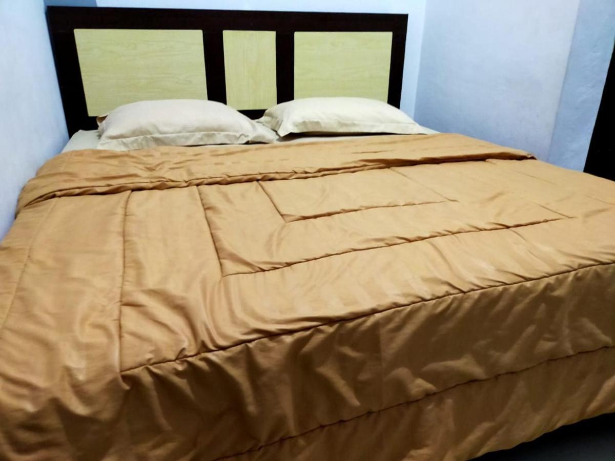 Oyo 3373 Favour Hotel Pagaralam Exteriör bild